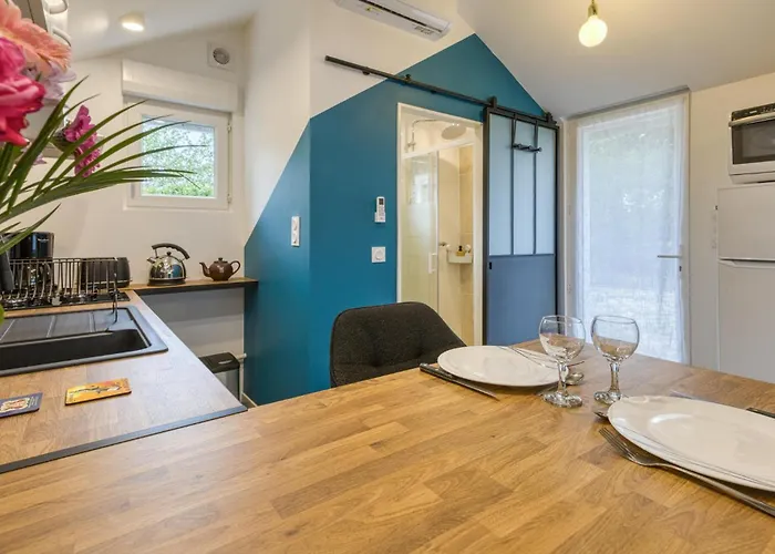 Apartament Charmant Appartement *